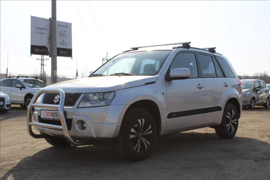 Suzuki Grand Vitara, 2,0 i + LPG LPG,4 x 4,TAŽNÉ